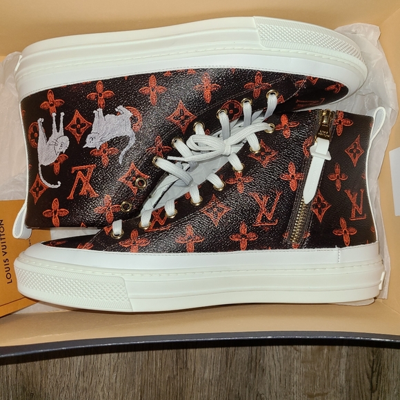 Louis Vuitton Catogram Stellar Sneaker Boot. Unisex - Picture 2 of 11